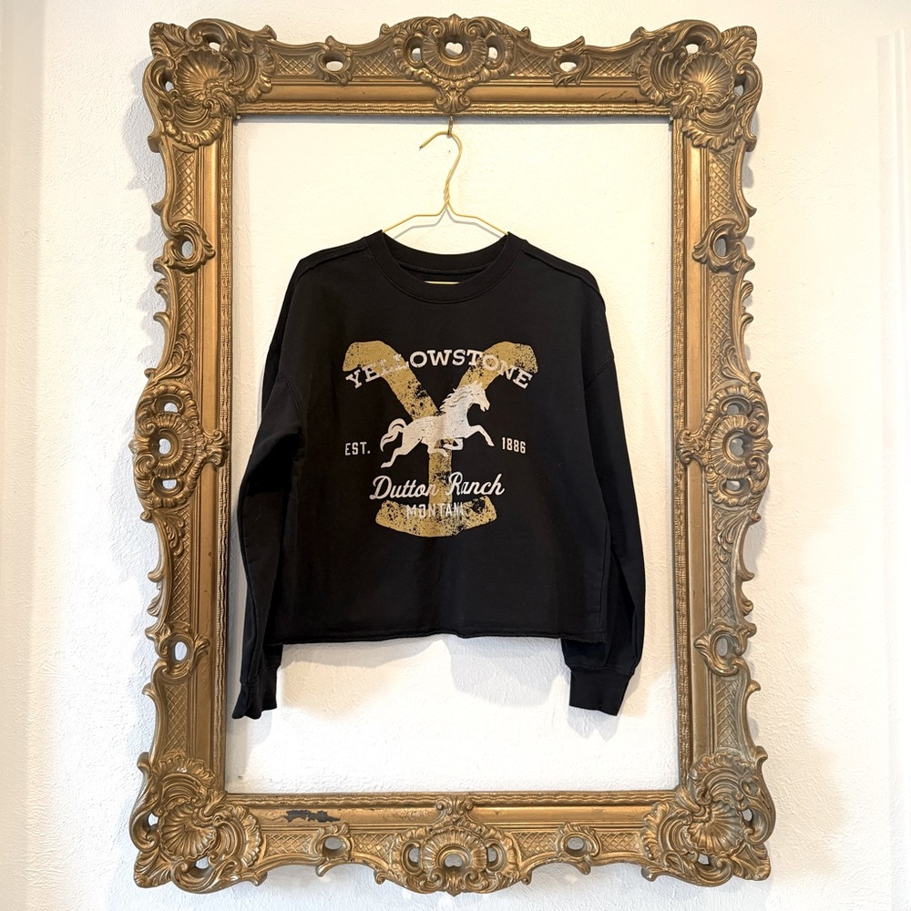 Yellowstone Dutton Ranch Black Cropped sweatshirt size small